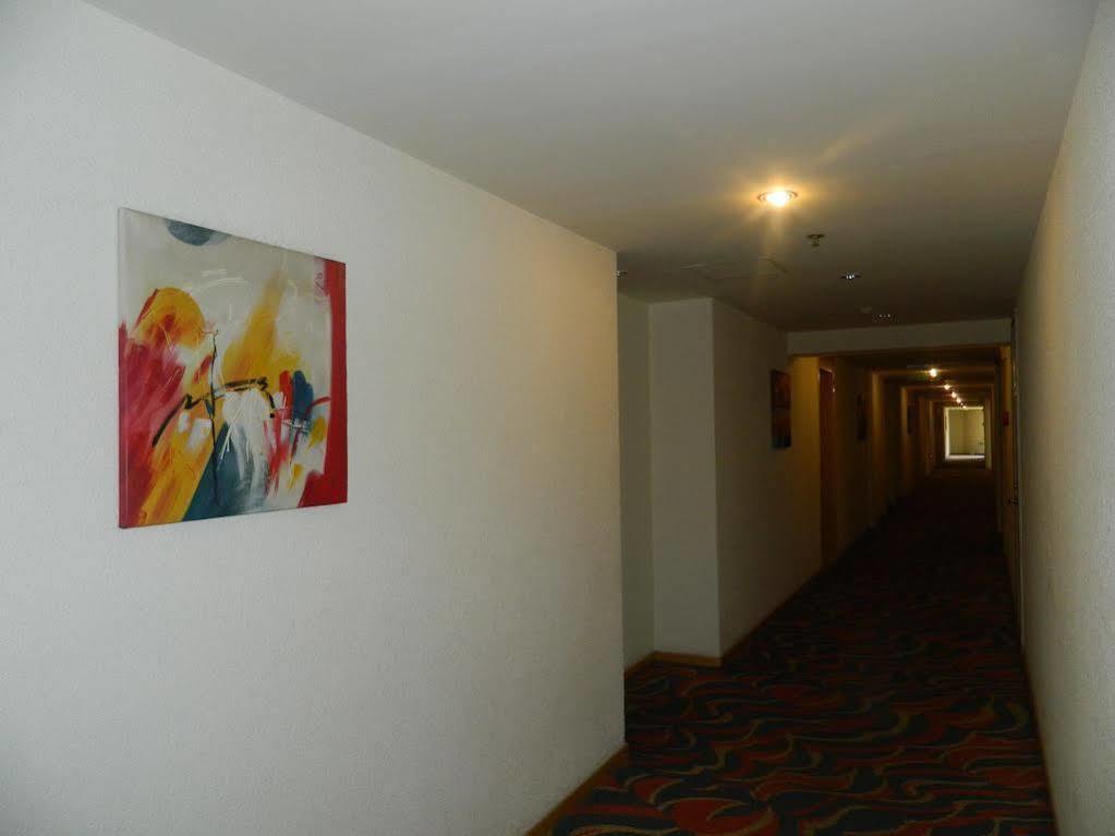 Holiday Inn Express Tianjin Airport By Ihg Buitenkant foto